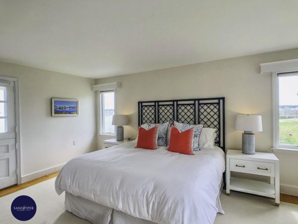 Cape Cod Home 995174