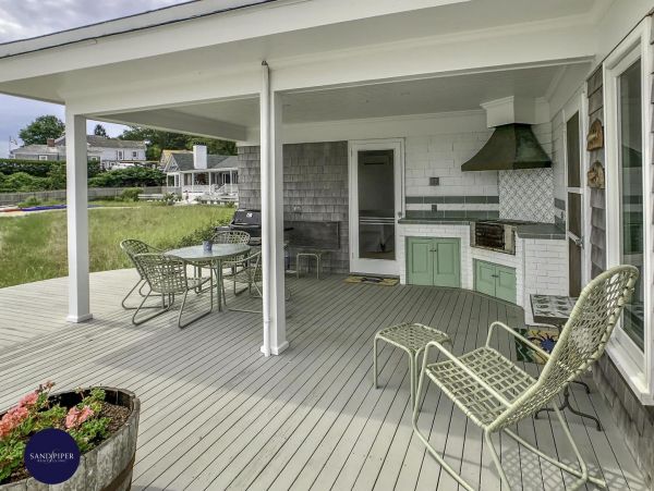 Cape Cod Home 995174