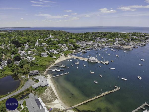 Cape Cod Home 995174
