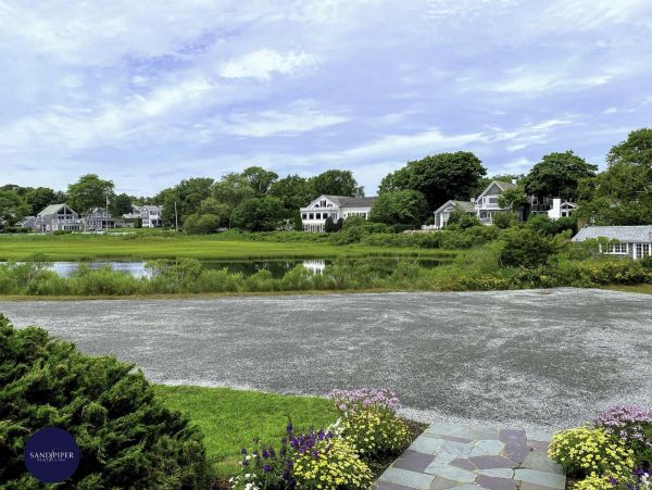 Cape Cod Home 995174