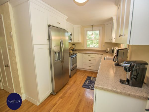 Cape Cod Home 995175