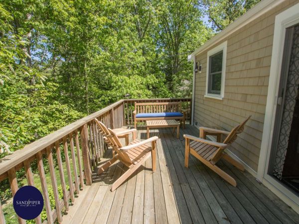 Cape Cod Home 995175