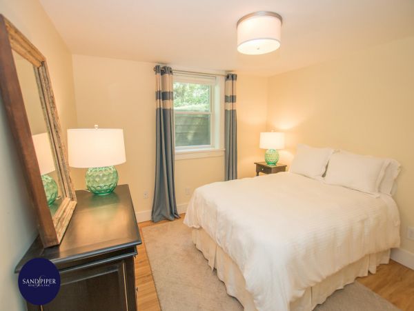 Cape Cod Home 995175