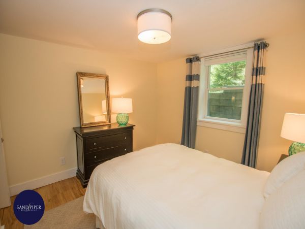 Cape Cod Home 995175