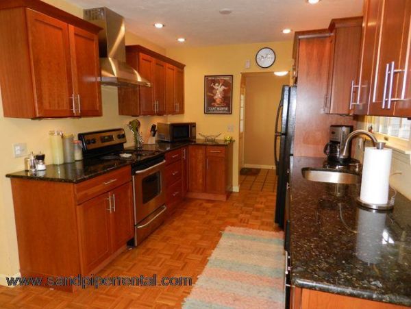 Cape Cod Home 995176