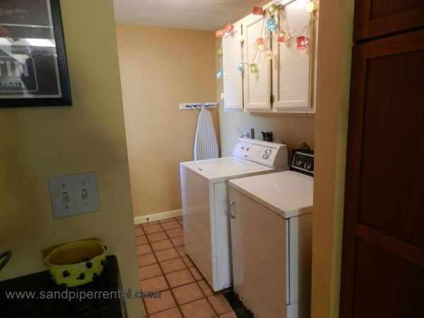 Cape Cod Home 995176