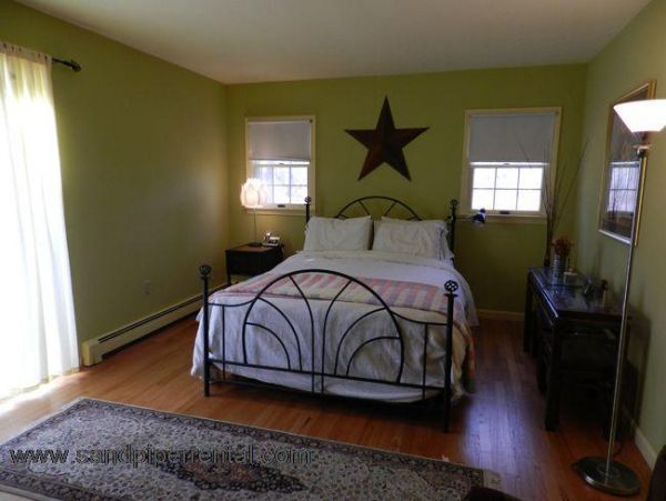 Cape Cod Home 995176