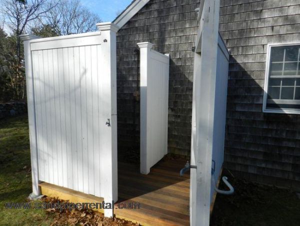 Cape Cod Home 995176
