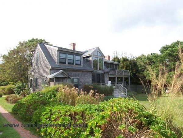 Cape Cod Home 995177