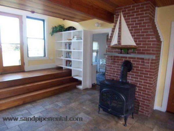 Cape Cod Home 995177