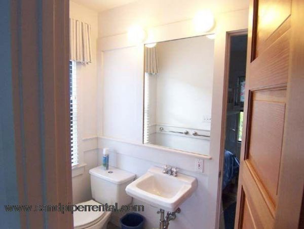 Cape Cod Home 995177