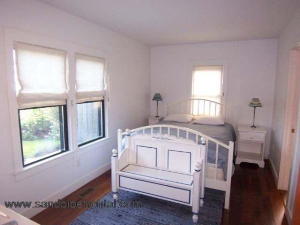 Cape Cod Home 995177