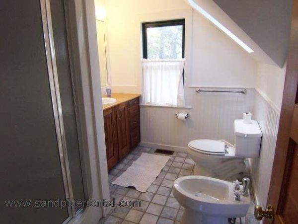 Cape Cod Home 995177
