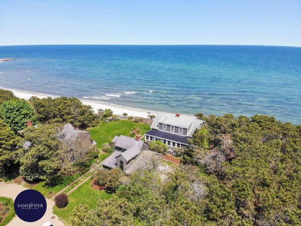 Cape Cod Home 995177