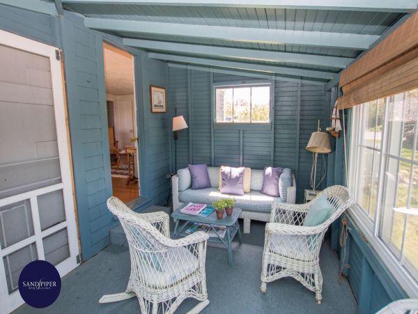 Cape Cod Home 995178