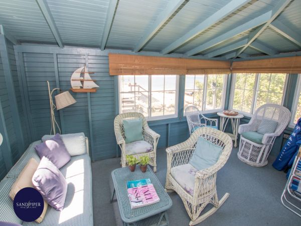 Cape Cod Home 995178