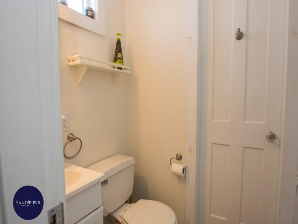 Cape Cod Home 995178