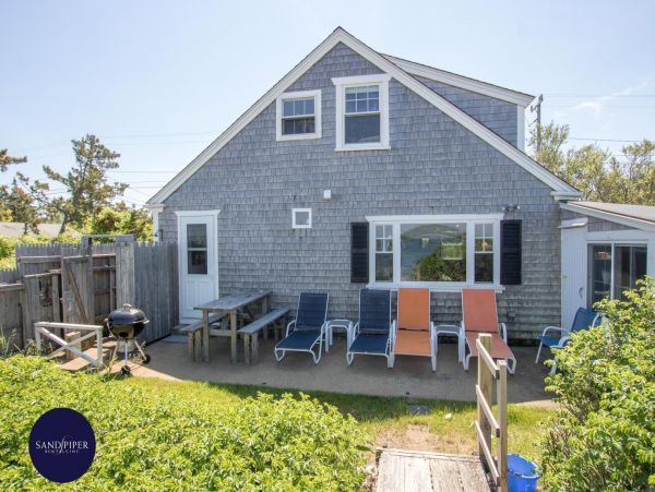 Cape Cod Home 995178