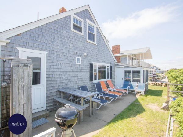 Cape Cod Home 995178