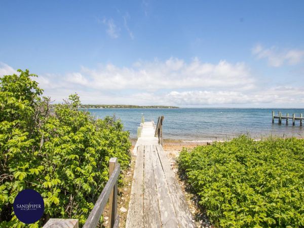 Cape Cod Home 995178