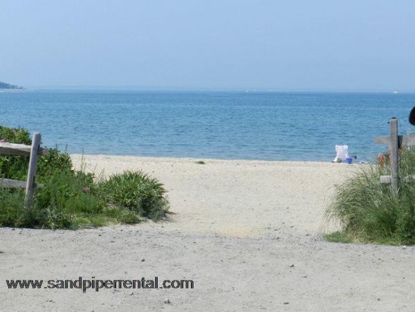 Cape Cod Home 995178