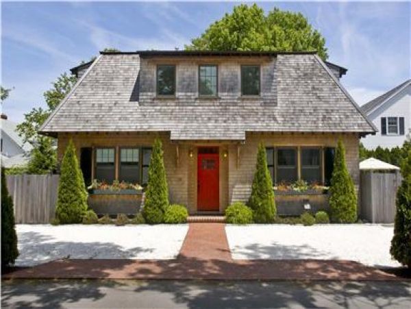 Cape Cod Home 995179