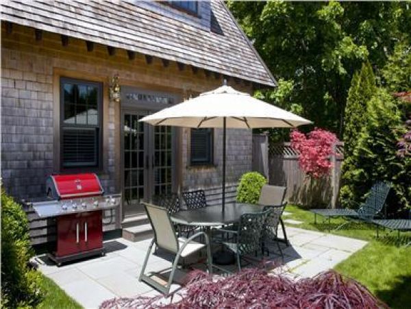 Cape Cod Home 995179