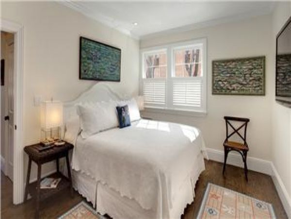 Cape Cod Home 995179
