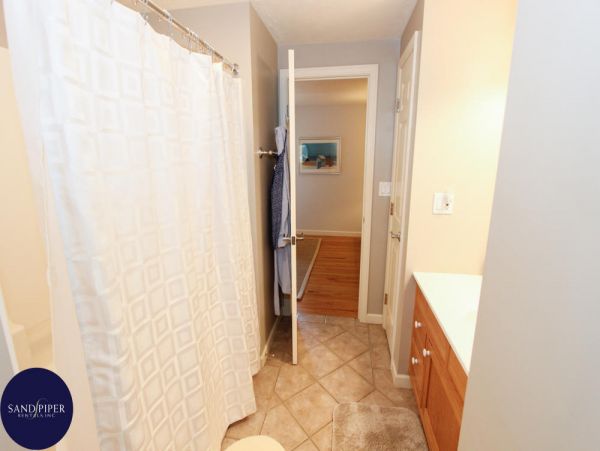 Cape Cod Home 995180