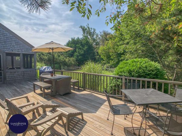 Cape Cod Home 995180