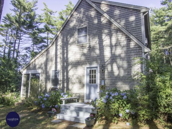 Cape Cod Home 995181
