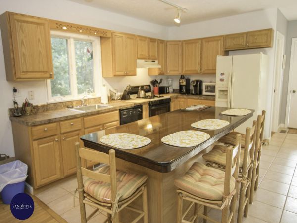 Cape Cod Home 995181