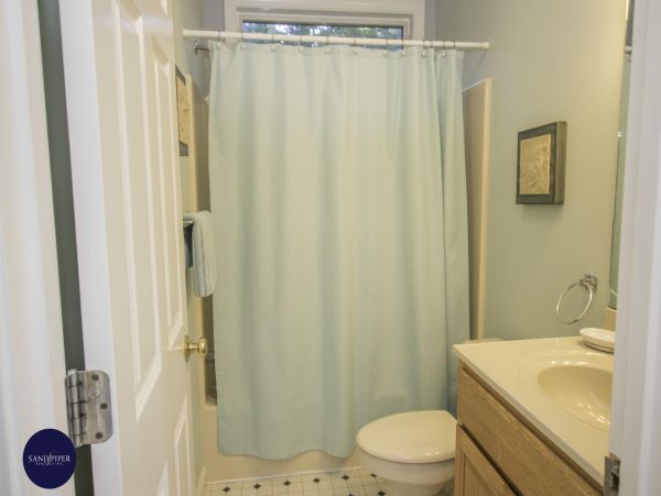 Cape Cod Home 995181