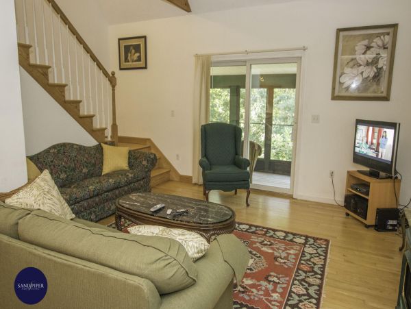Cape Cod Home 995181