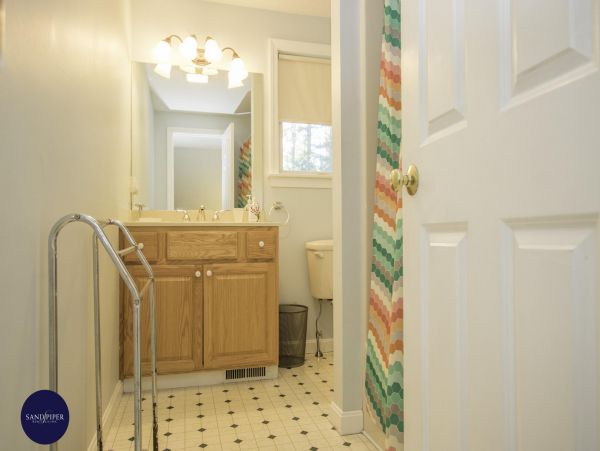 Cape Cod Home 995181