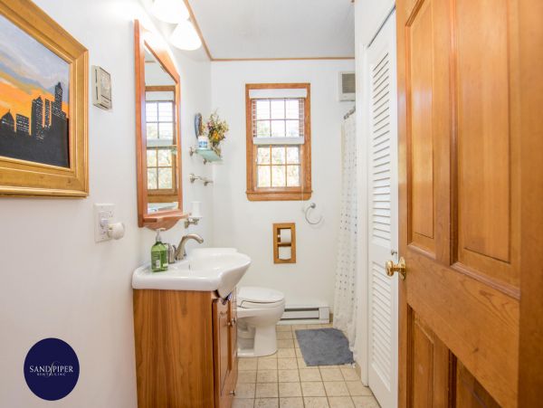 Cape Cod Home 995182