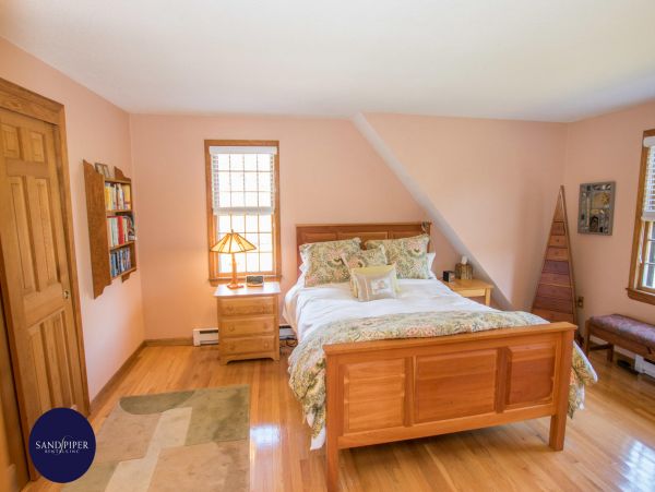 Cape Cod Home 995182