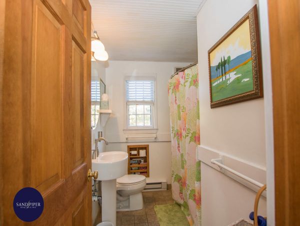 Cape Cod Home 995182