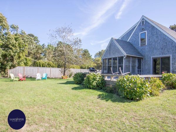 Cape Cod Home 995182
