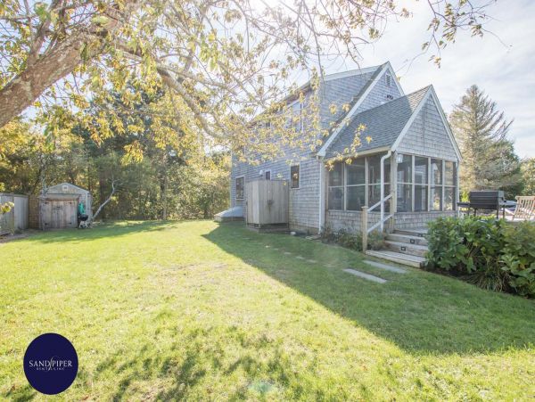 Cape Cod Home 995182