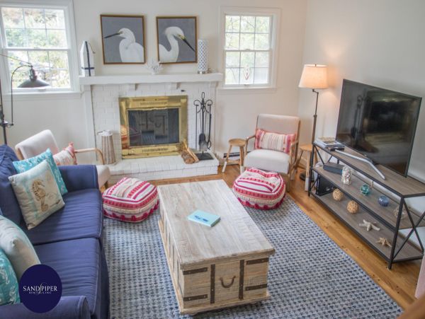 Cape Cod Home 995185