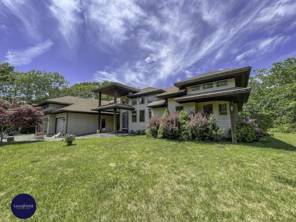 Cape Cod Home 995186