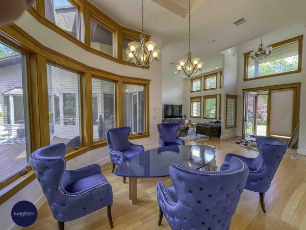 Cape Cod Home 995186