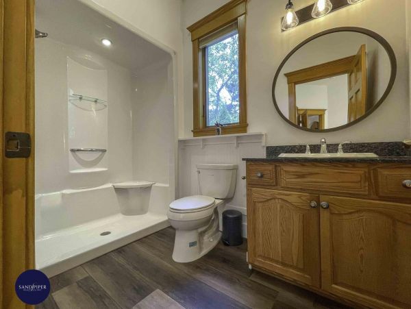 Cape Cod Home 995186