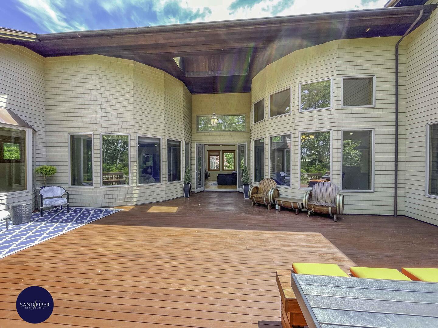 Cape Cod Home 995186