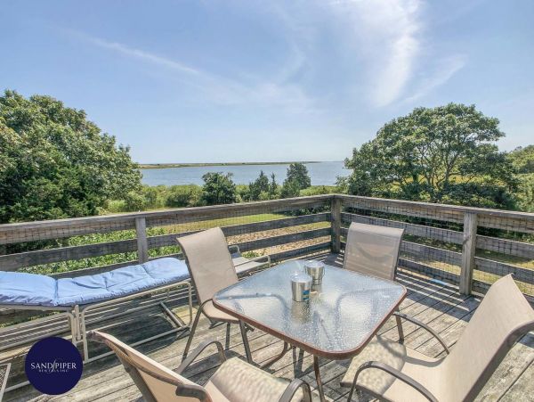 Cape Cod Home 995187