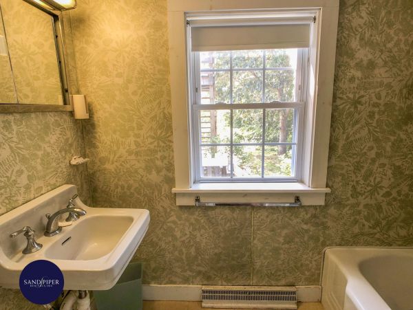 Cape Cod Home 995187