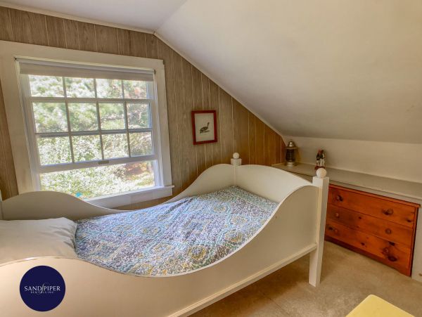 Cape Cod Home 995187