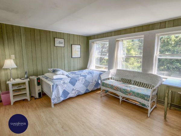 Cape Cod Home 995187