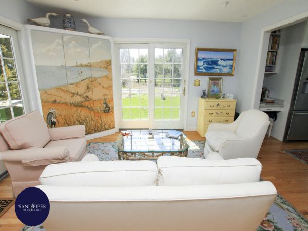 Cape Cod Home 995188